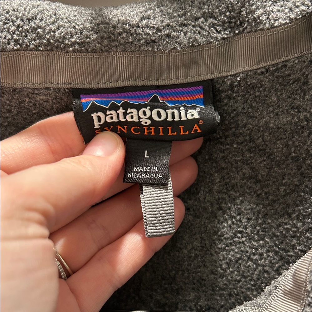Women’s Patagonia Fleece Jacket - Picture 2 of 2